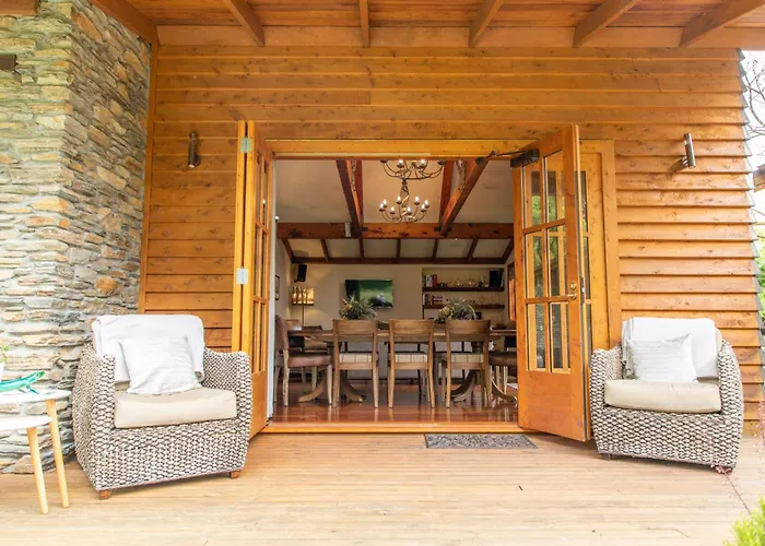 Wanaka Homestead Lodge & Cottages